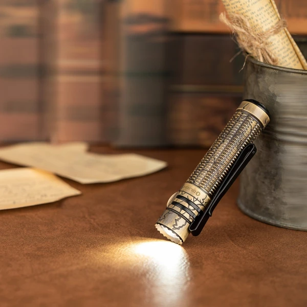 WARRIOR Mini 3（Cracked Brass） - Olight UK